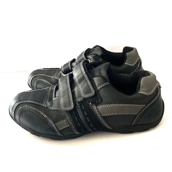 Mountain Ridge Men's Size 9  Black Velcro Shoes - Picture 2 of 7